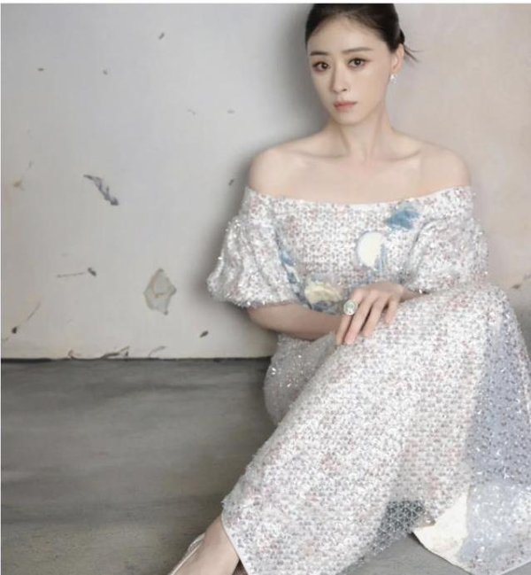 按日配资炒股 白玉兰封后蒋欣惊艳，180身高碾压全场，男星秒变小跟班？